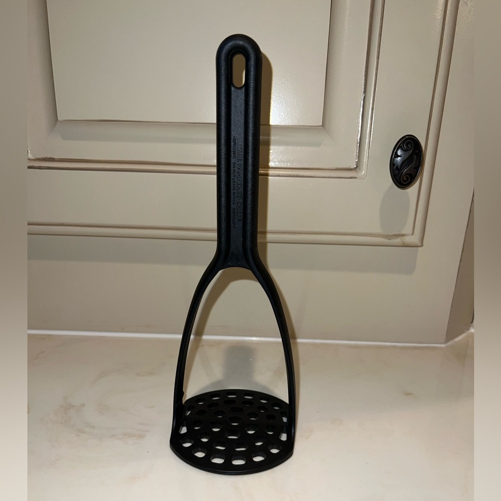 Pampered Chef Black Potato Masher